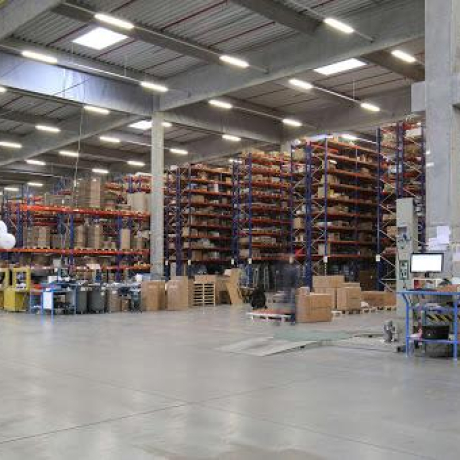 B2B Partner-výrobní prostor CNC strojů